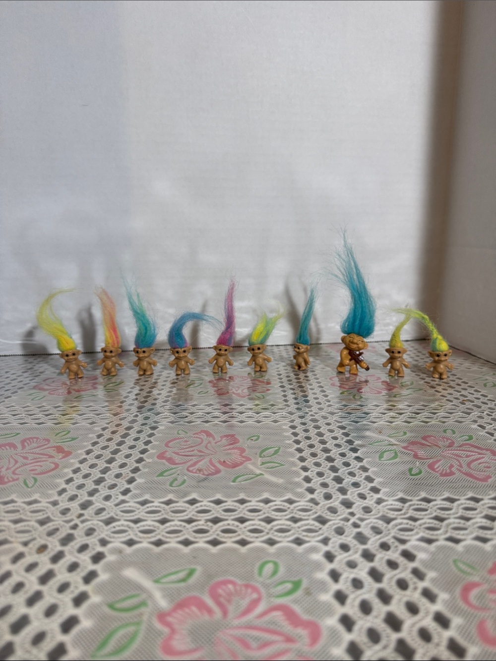 Mini troll dolls classic lot of 10